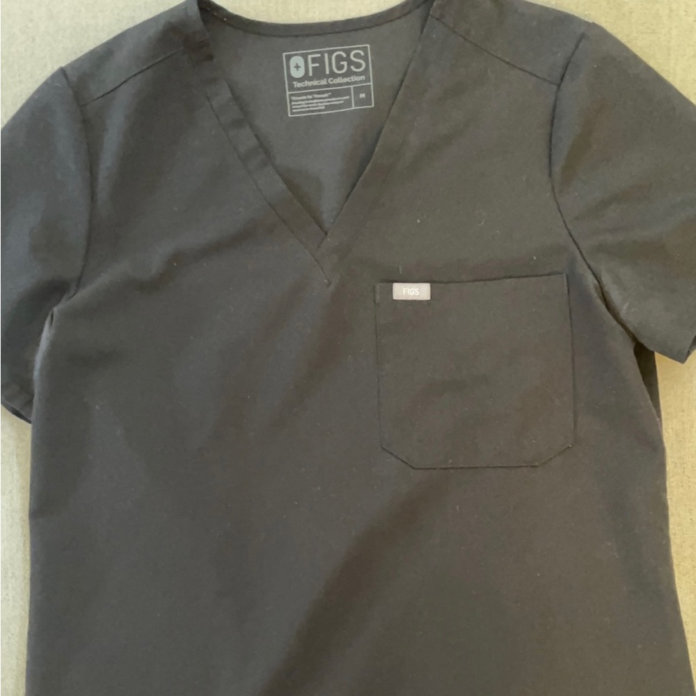 Figs Scrub Top